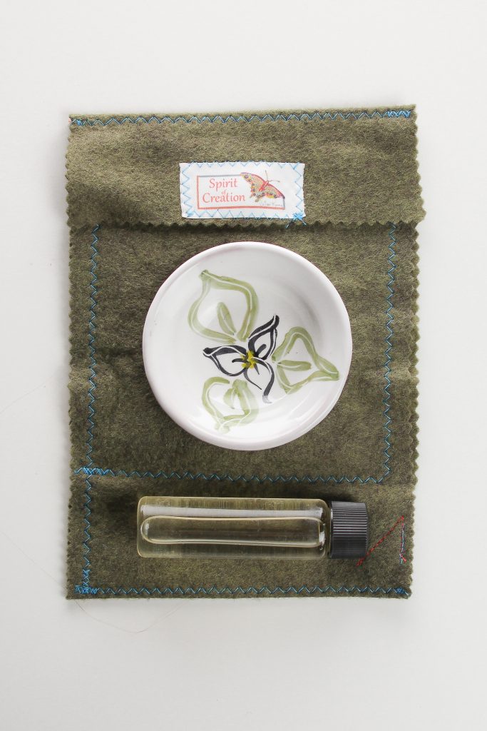 The oil is available in Frankincense, Lavender, Cedarwood, or Unscented.