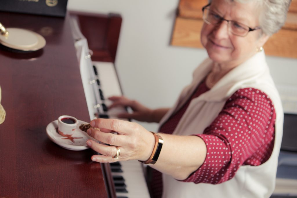 Honor your colleagues in ministry! I have made this set available so that you can share a more beautiful experience during communion than handing the organist a napkin with the bread or wafer balancing on it.