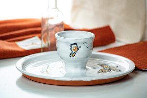 The One-Handed Communion Set is helpful in settings where you are serving those who need assistance such as long term care facilities, small groups in a hospital setting, or in a congregation where you wish to limit the number of serving pieces.